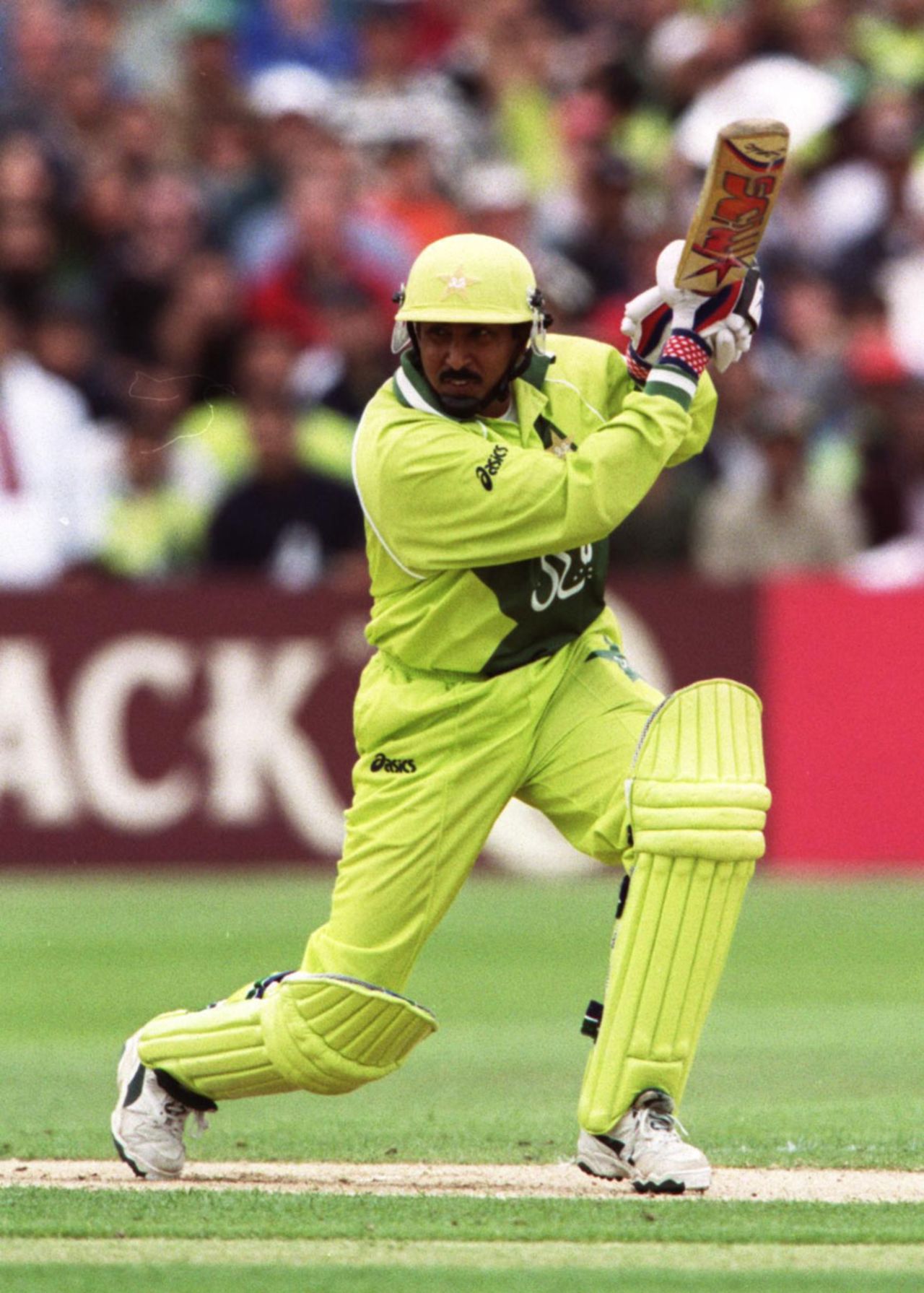 Saleem Malik bats, Bangladesh v Pakistan, World Cup, Northampton, 31 May 1999