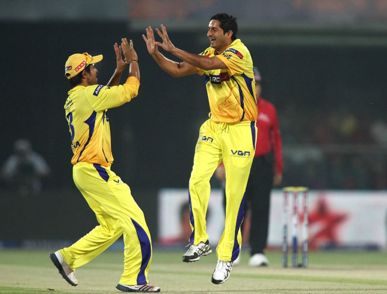 Suresh Raina and Mohit Sharma celebrate a wicket, Delhi Daredevils v Chennai Super Kings, IPL, Delhi, April 18, 2013