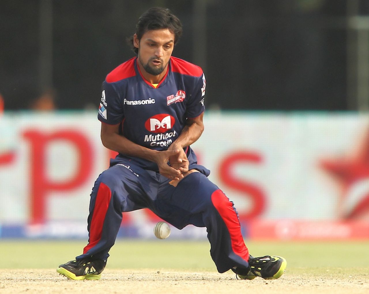 Shahbaz Nadeem dropped Sachin Tendulkar off his own bowling, Delhi Daredevils v Mumbai Indians, IPL, Delhi, April 21, 2013