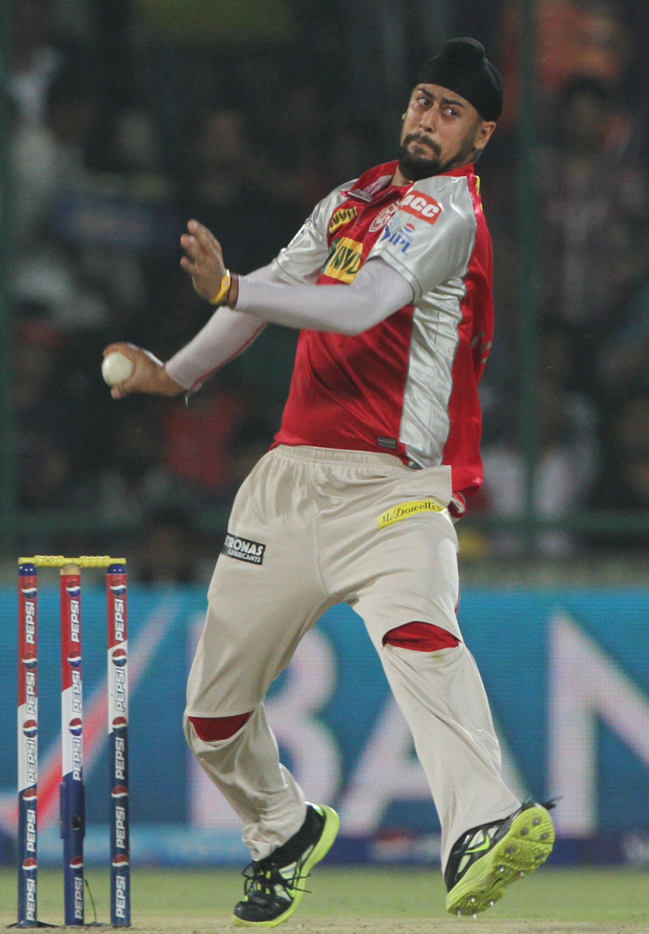 Harmeet Singh picked up three wickets, Delhi Daredevils v Kings XI Punjab, IPL, Delhi, April 23, 2013