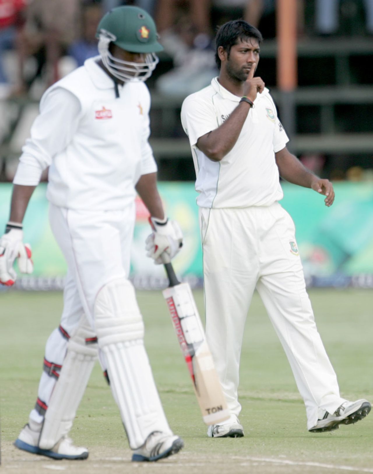 Robiul Islam picks up Vusi Sibanda, Zimbabwe v Bangladesh, 2nd Test, Harare, 2nd day, April 26, 2013