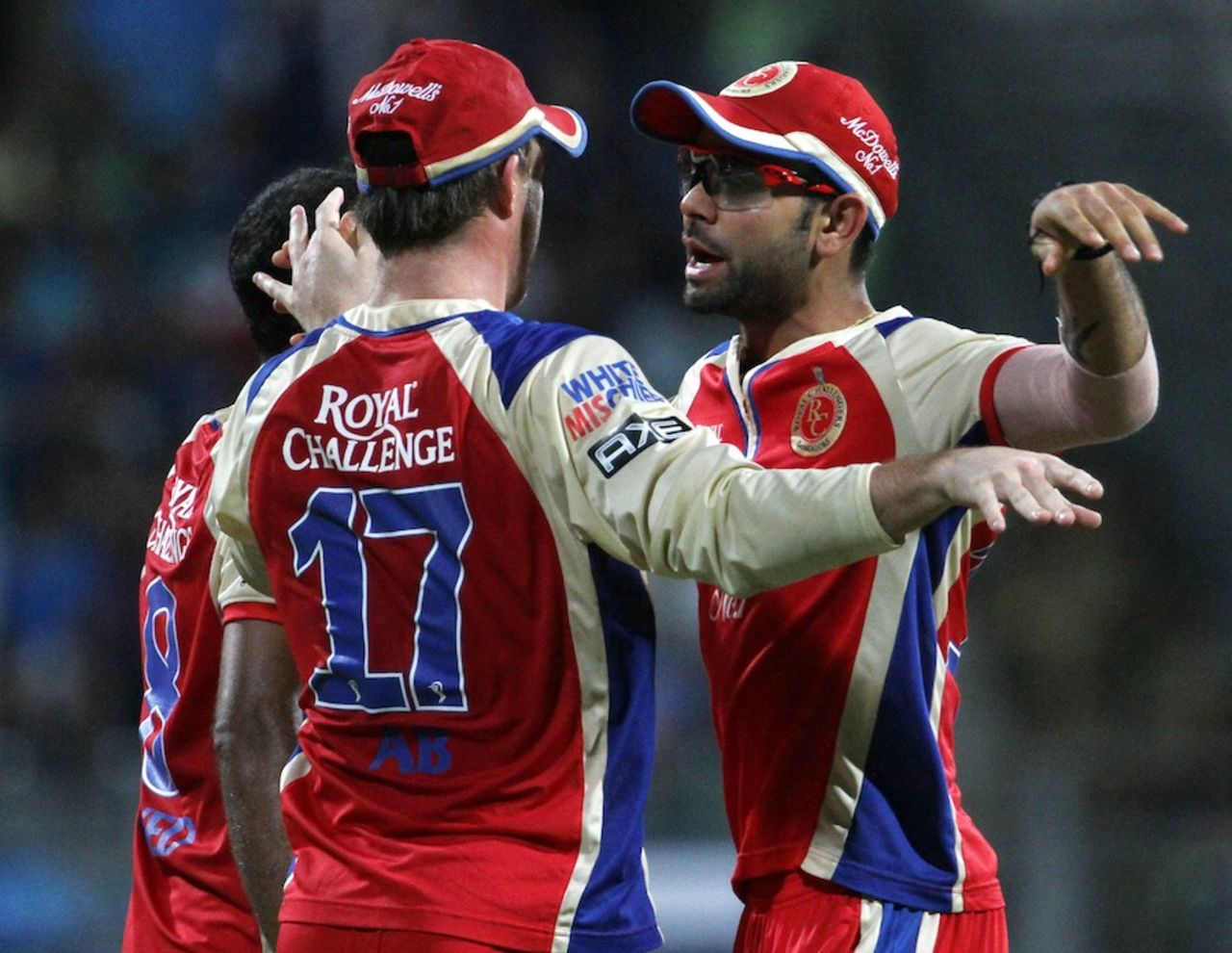 Virat Kohli and AB de Villiers celebrate a run-out, Mumbai Indians v Royal Challengers Bangalore, IPL, Mumbai, April 27, 2013