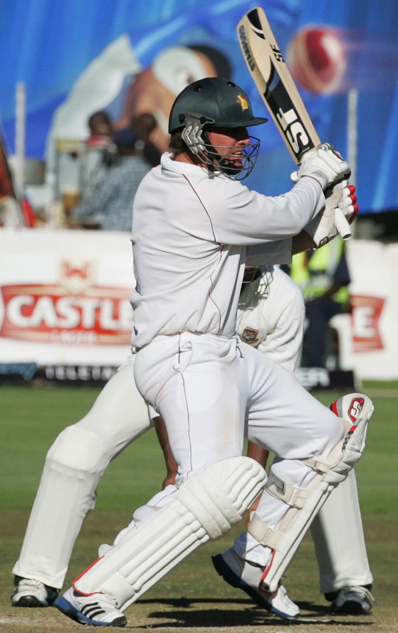Brendan Taylor tries to pull, Zimbabwe v Bangladesh, 2nd Test, Harare, 4th day, April 28, 2013