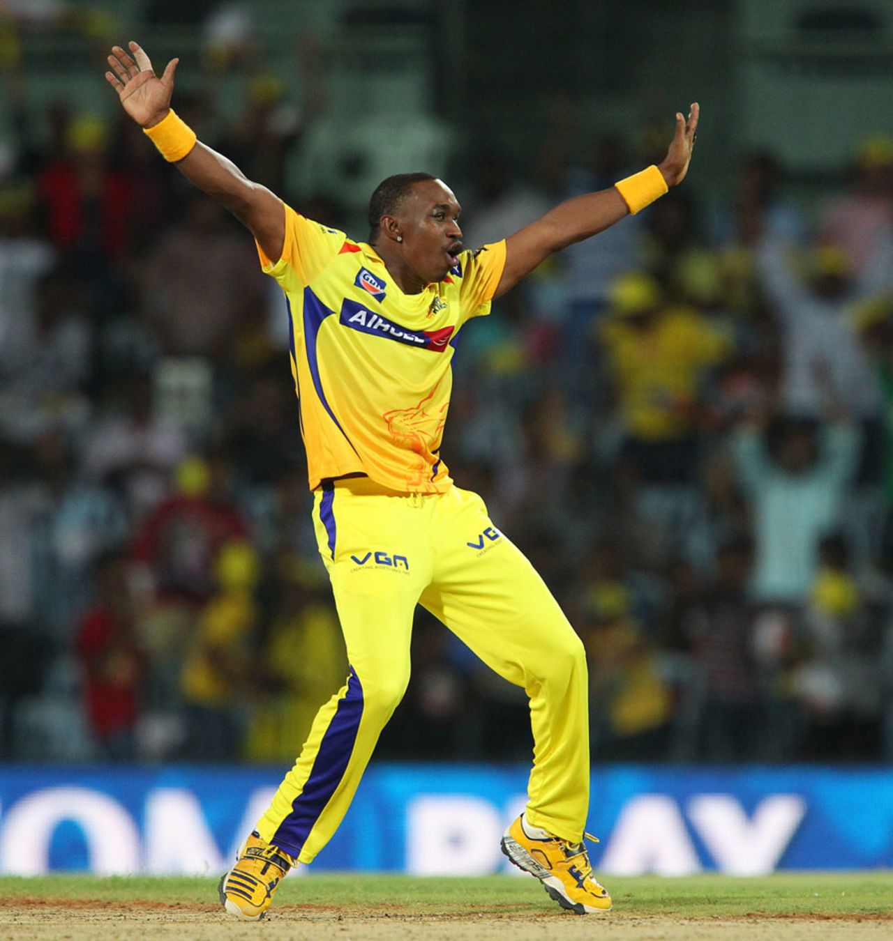 Dwayne Bravo celebrates after taking a wicket in the final over, Chennai Super Kings v Kings XI Punjab, IPL 2013, Chennai, May 2, 2013