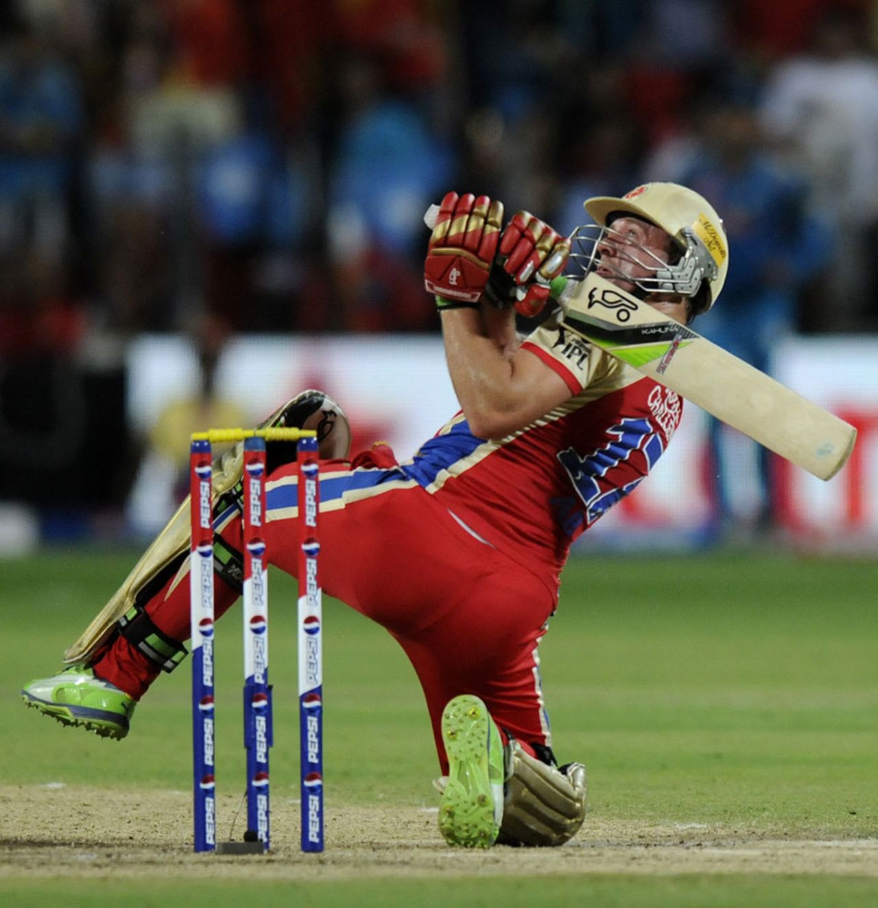 AB de Villiers played some outrageous strokes, Pune Warriors v Royal Challengers Bangalore, IPL 2013, Pune, May 2, 2013