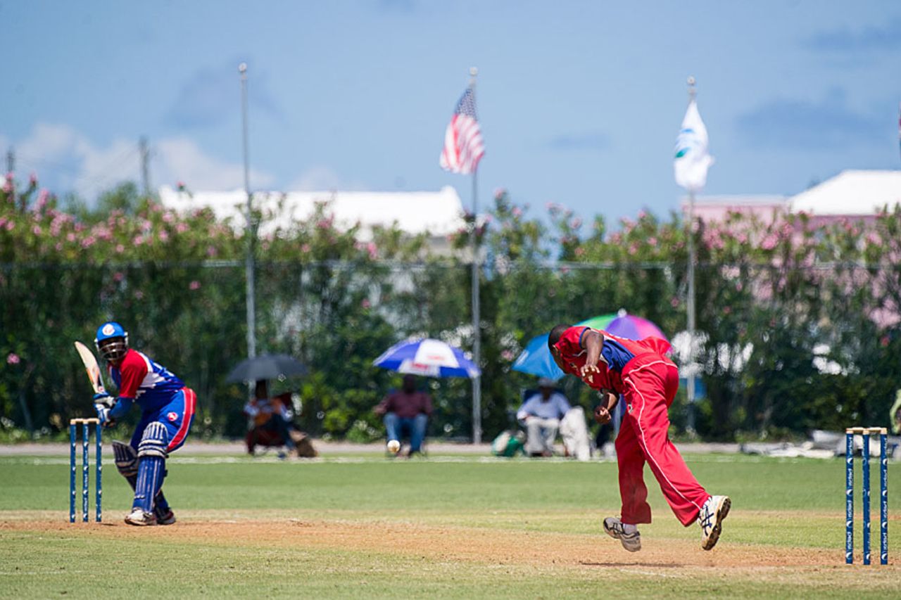 Malachi Jones delivers the ball, Bermuda v USA, World Cricket League Division 3, Hamilton, May 4, 2013