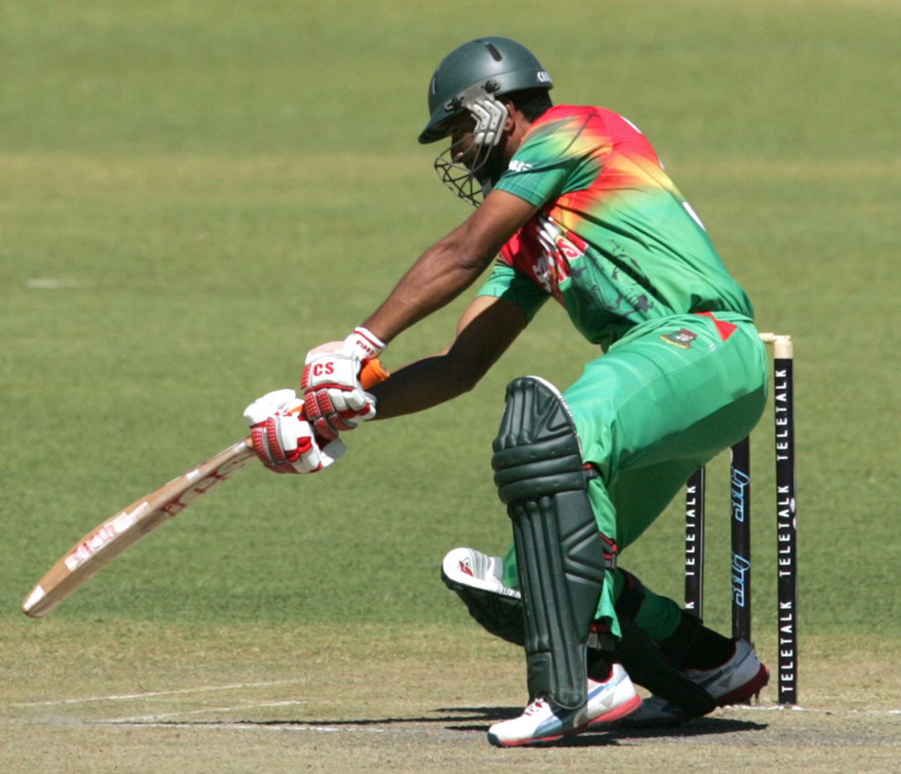 Mahmudullah plays one square, Zimbabwe v Bangladesh, 3rd ODI, Bulawayo, May 8, 2013