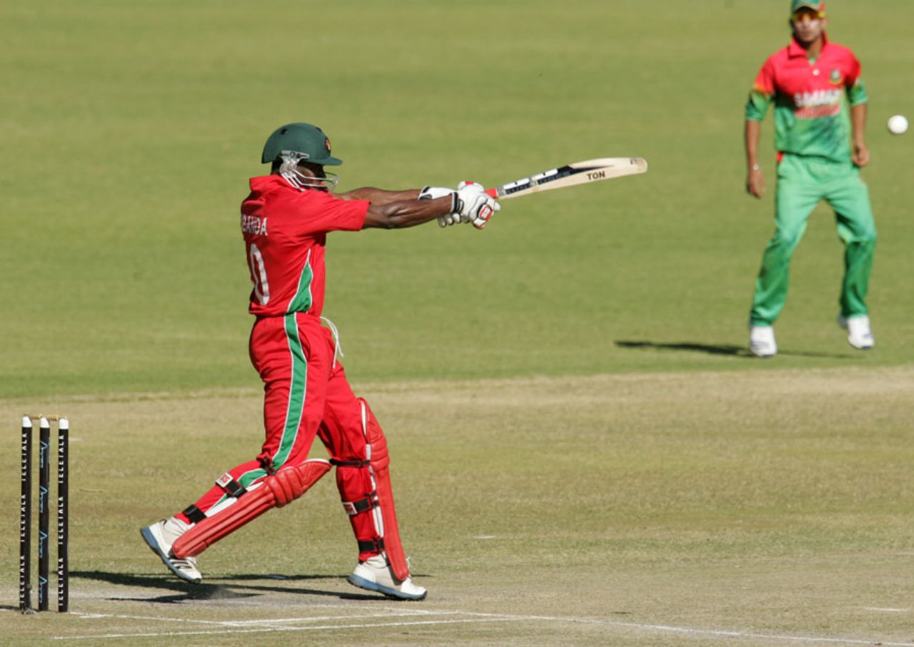 Vusi Sibanda pulls to the leg side, Zimbabwe v Bangladesh, 3rd ODI, Bulawayo, May 8, 2013