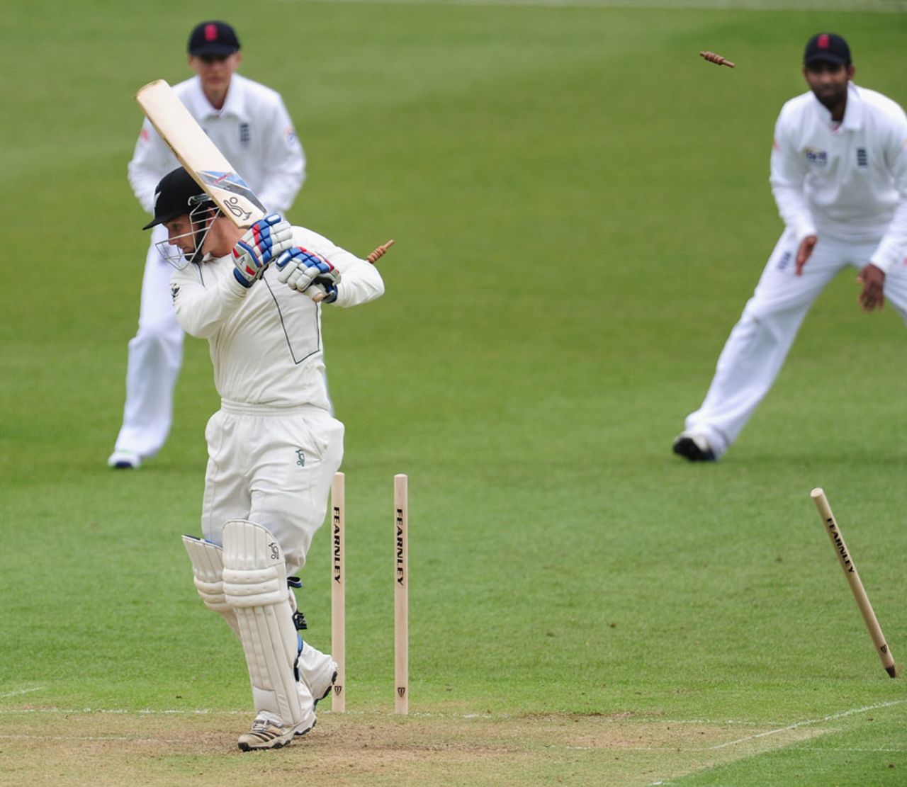 BJ Watling loses his middle stump, England Lions v New Zealanders, Tour Match, Grace Road, 2nd day, May, 10, 2013
