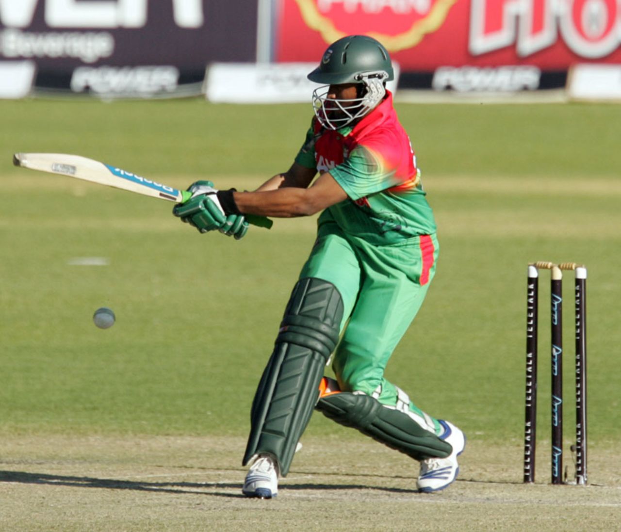 Shakib Al Hasan goes for a pull, Zimbabwe v Bangladesh, 1st T20, Bulawayo, May 11, 2013