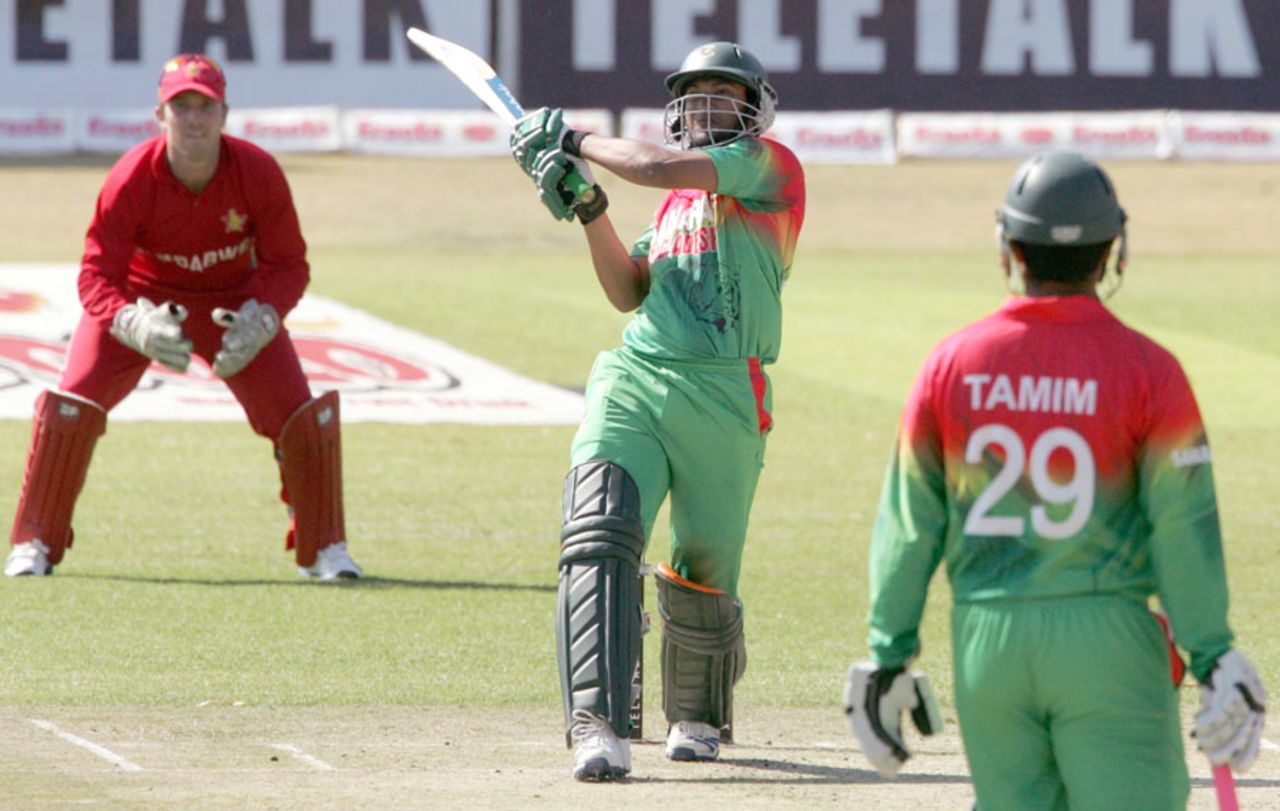 Shakib Al Hasan plays a pull shot, Zimbabwe v Bangladesh, 2nd T20I, Bulawayo, May 12, 2013