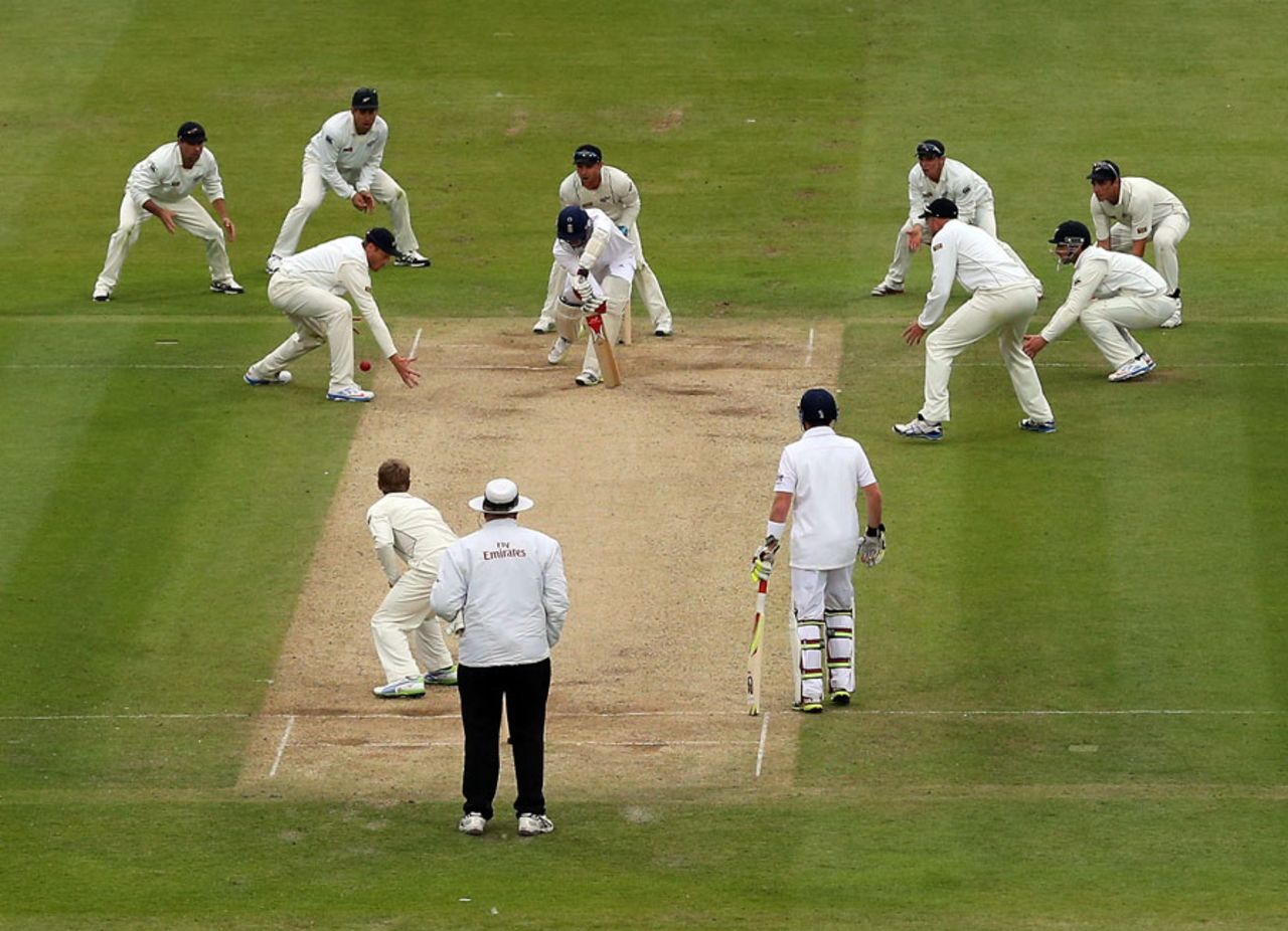 New Zealand ended the day with eight men catching around the bat, England v New Zealand, 1st Investec Test, Lord's, 3rd day, May 18, 2013