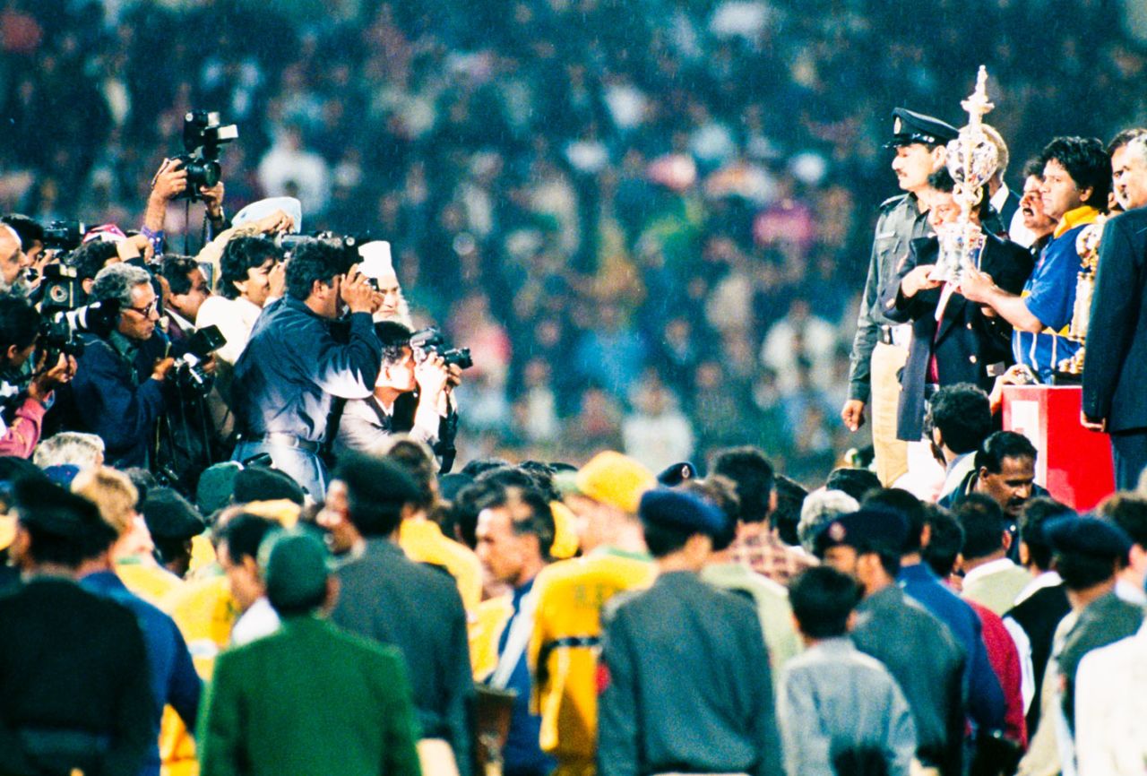 Arjuna Ranatunga with the World Cup trophy, Sri Lanka v Australia, 17 March 1996
