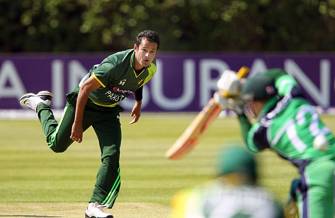 Asad Ali in his delivery stride, Ireland v Pakistan, 2nd ODI, Dublin, May 26, 2013