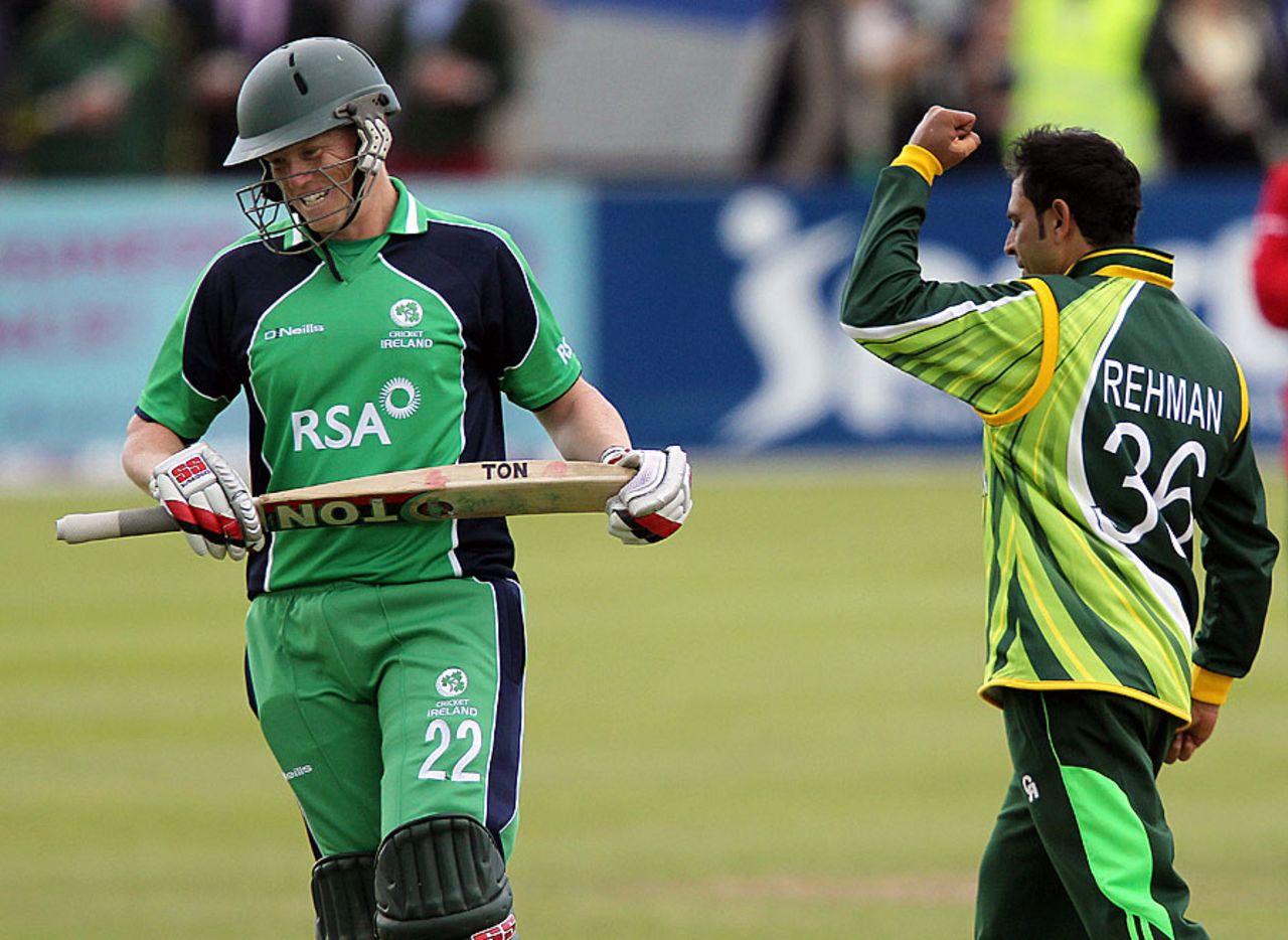 Abdur Rehman exults after picking up Kevin O'Brien's wicket, Ireland v Pakistan, 2nd ODI, Dublin, May 26, 2013