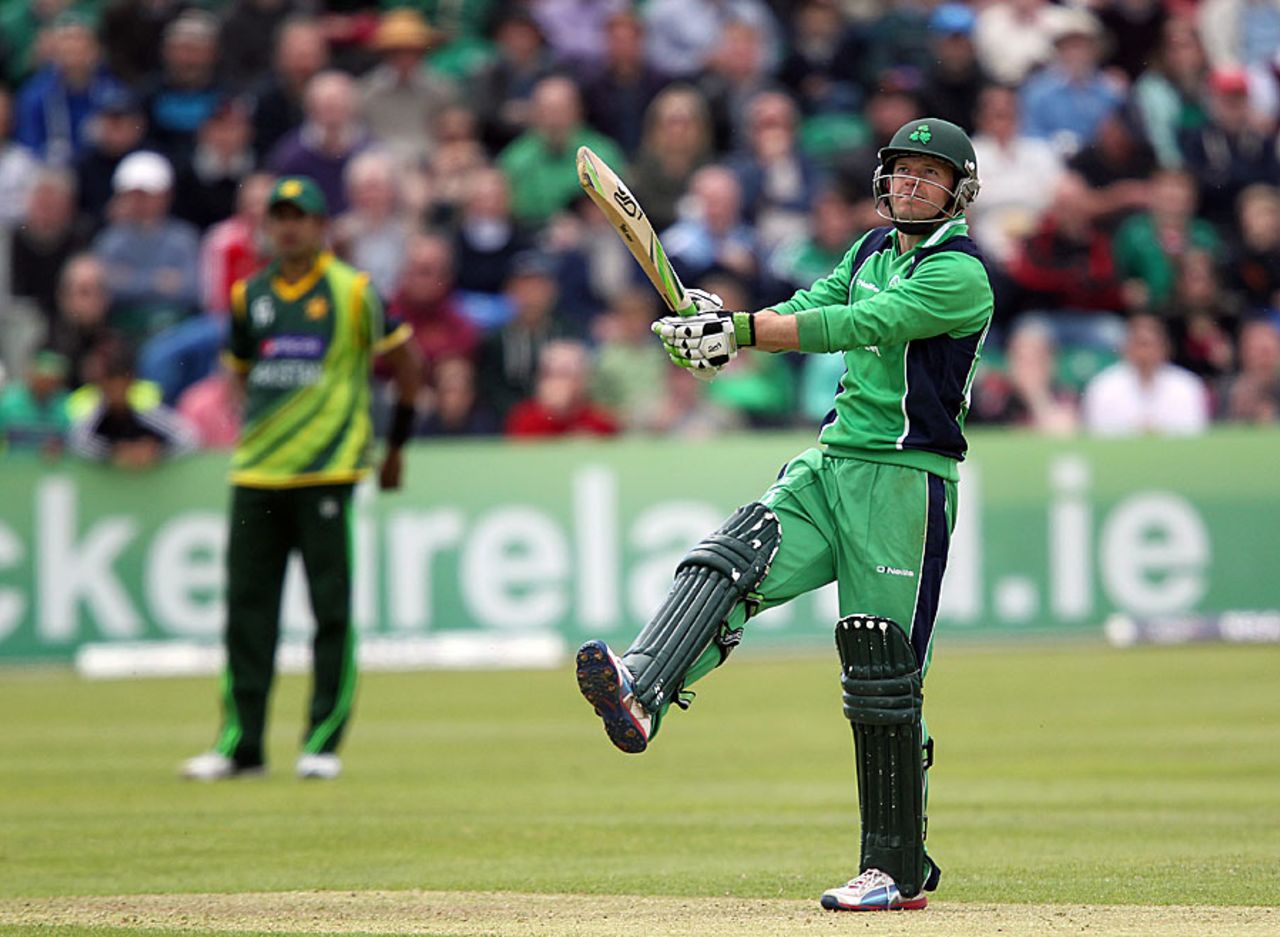 Ed Joyce hits one to the boundary on one leg, Ireland v Pakistan, 2nd ODI, Dublin, May 26, 2013