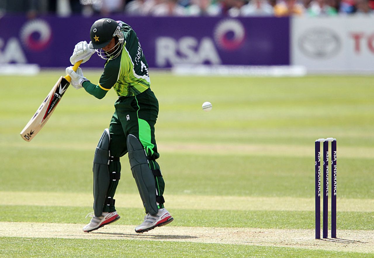 Imran Farhat edges it to Kevin O'Brien at second slip, Ireland v Pakistan, 2nd ODI, Dublin, May 26, 2013