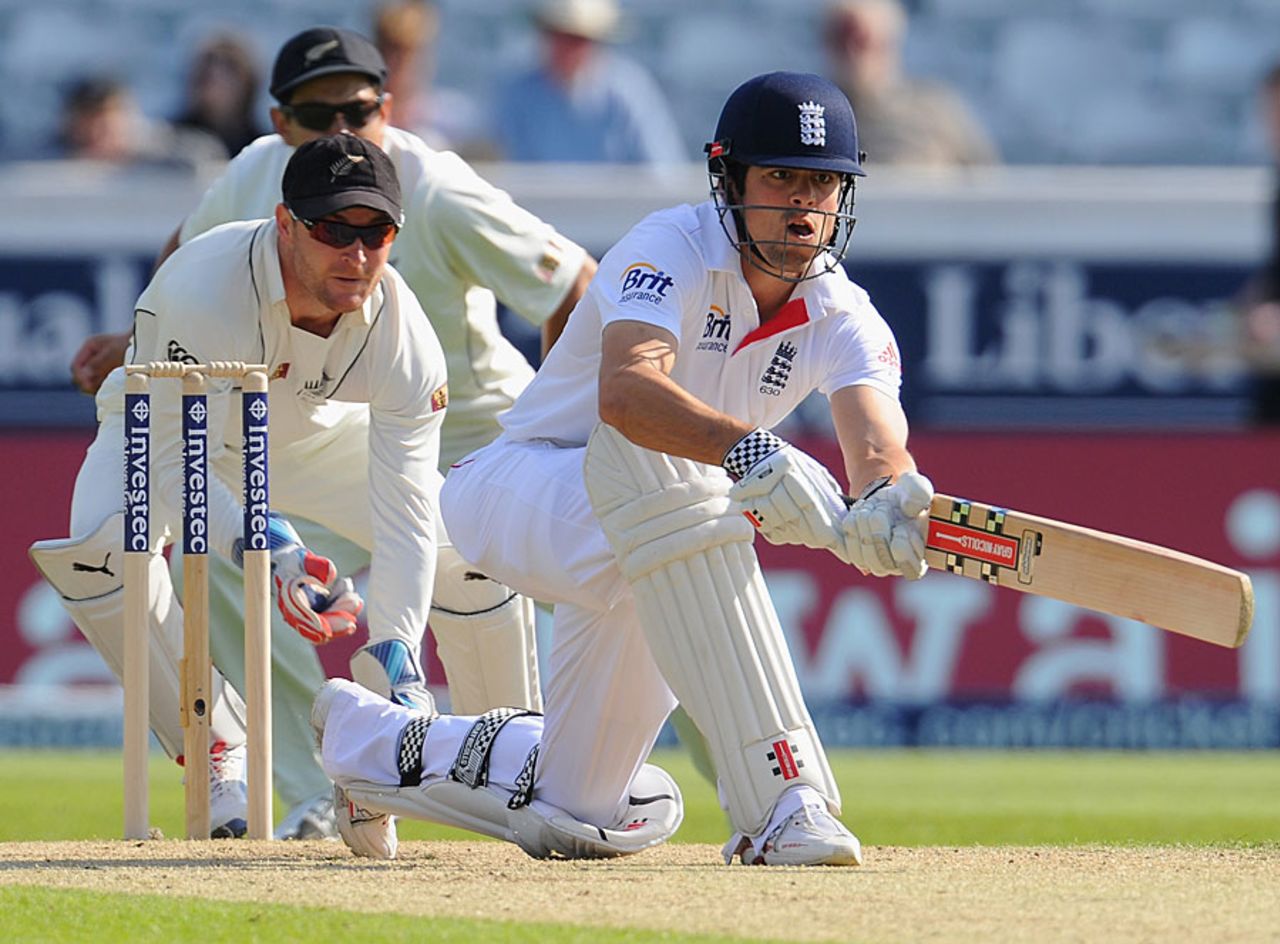 Alastair Cook prepares to sweep, England v New Zealand, 2nd Investec Test, Headingley, 3rd day, May 26, 2013