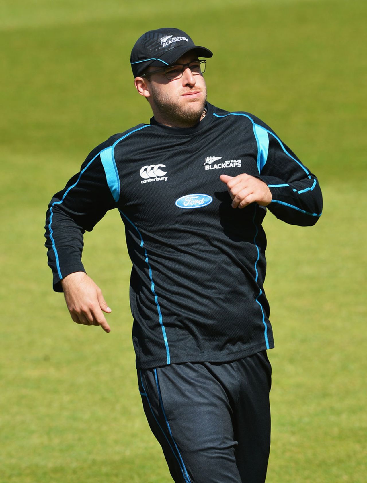 Dan Vettori tests his fitness, Southampton, June, 1, 2013