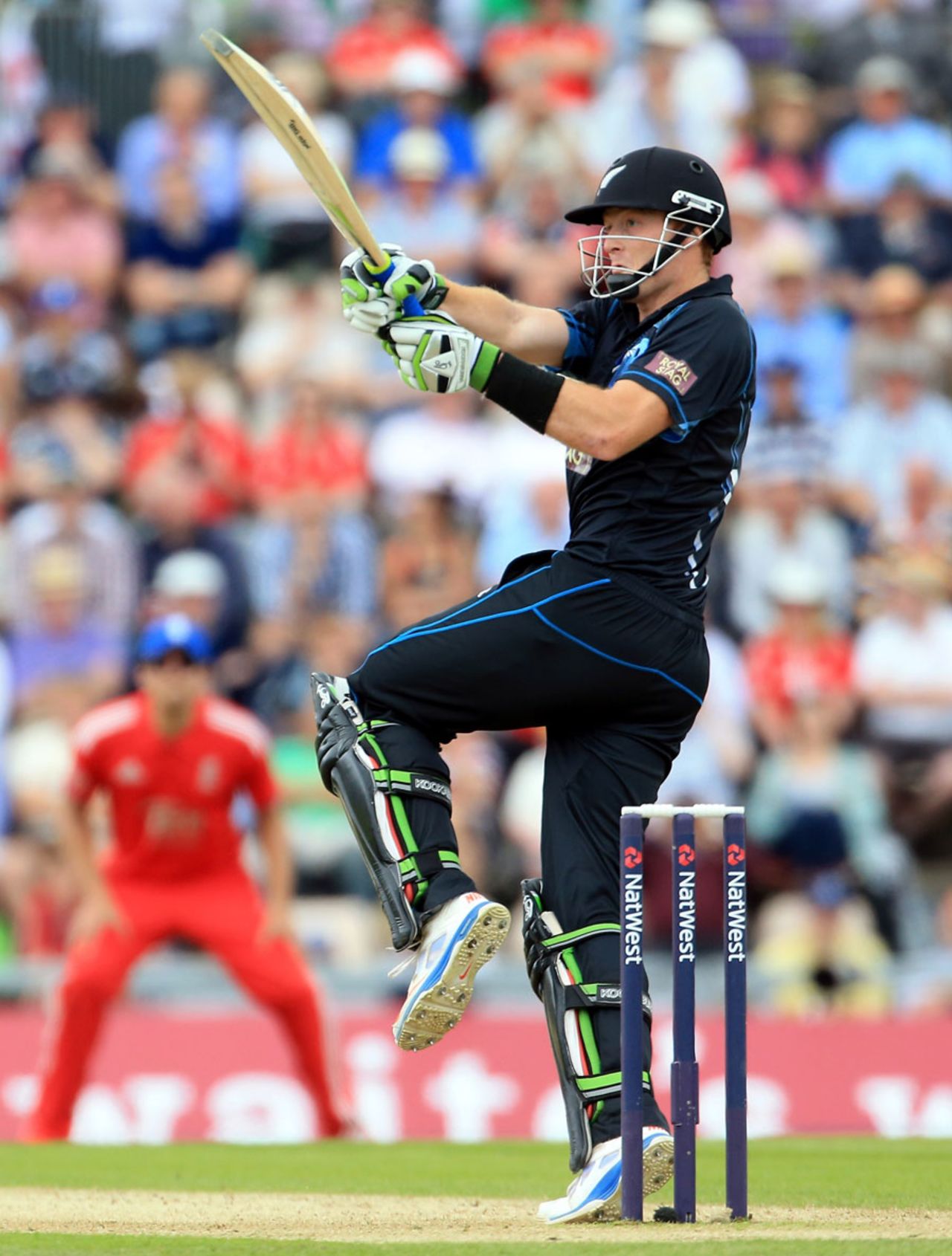 Martin Guptill swivels to play a pull shot, England v New Zealand, 2nd ODI, Ageas Bowl, June 2, 2013