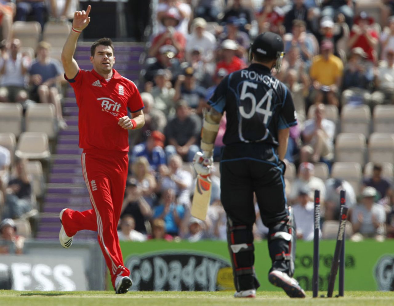 James Anderson dismisses Luke Ronchi, England v New Zealand, 2nd ODI, Ageas Bowl, June 2, 2013
