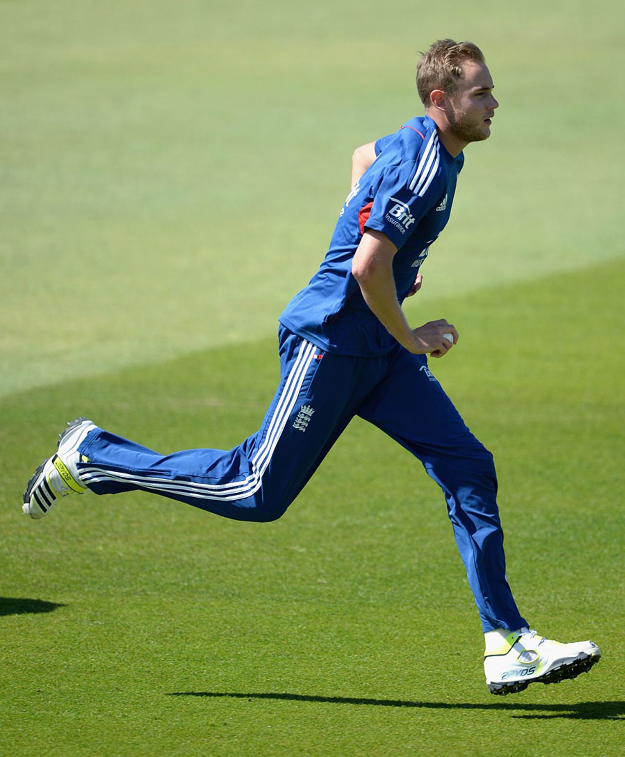 Stuart Broad tests out his knee in the nets, Trent Bridge, June 4, 2013