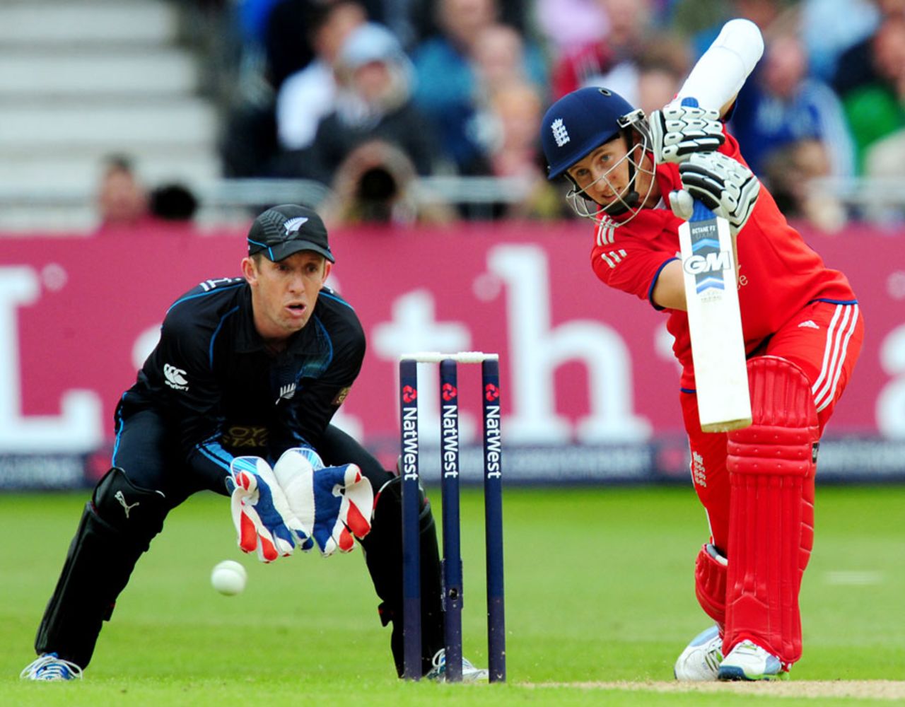 Joe Root punches into the off side, England v New Zealand, 2nd ODI, Trent Bridge, June 5, 2013