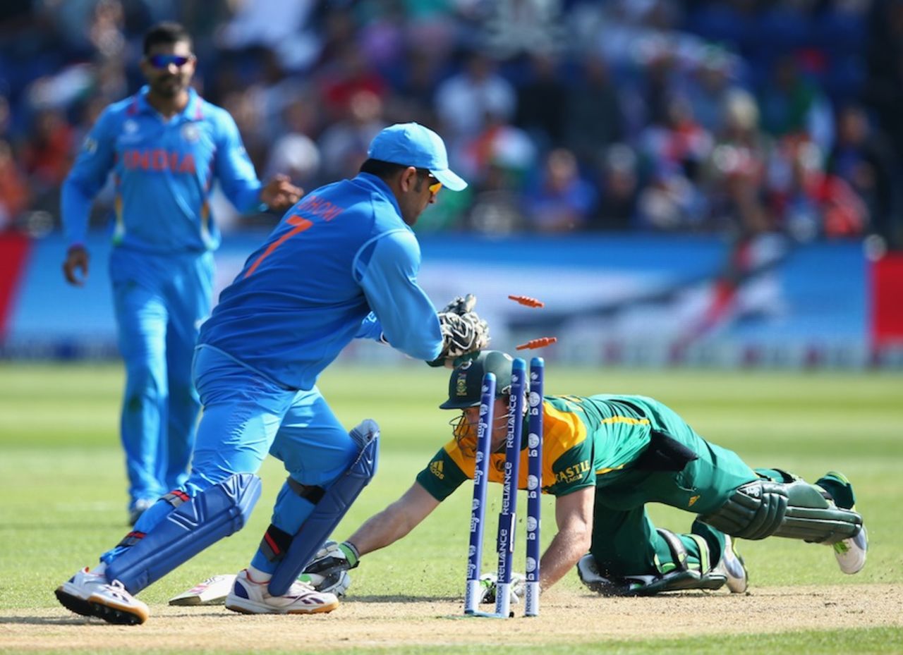 AB de Villiers makes his ground in time, India v South Africa, Champions Trophy, Group B, Cardiff, June 6, 2013