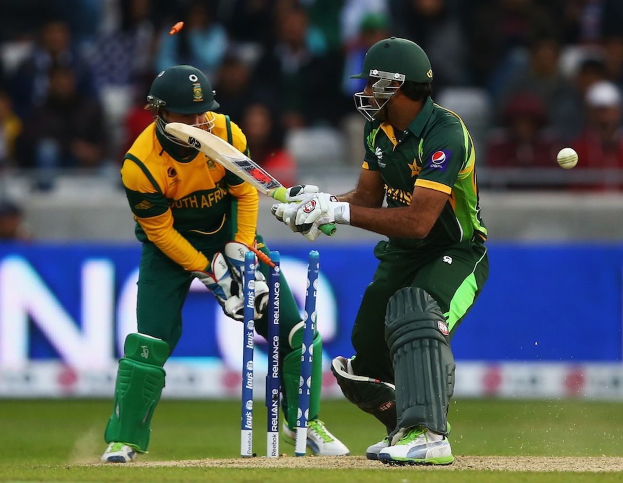 Wahab Riaz is bowled, Pakistan v South Africa, Champions Trophy, Group B, Edgbaston, June 10, 2013