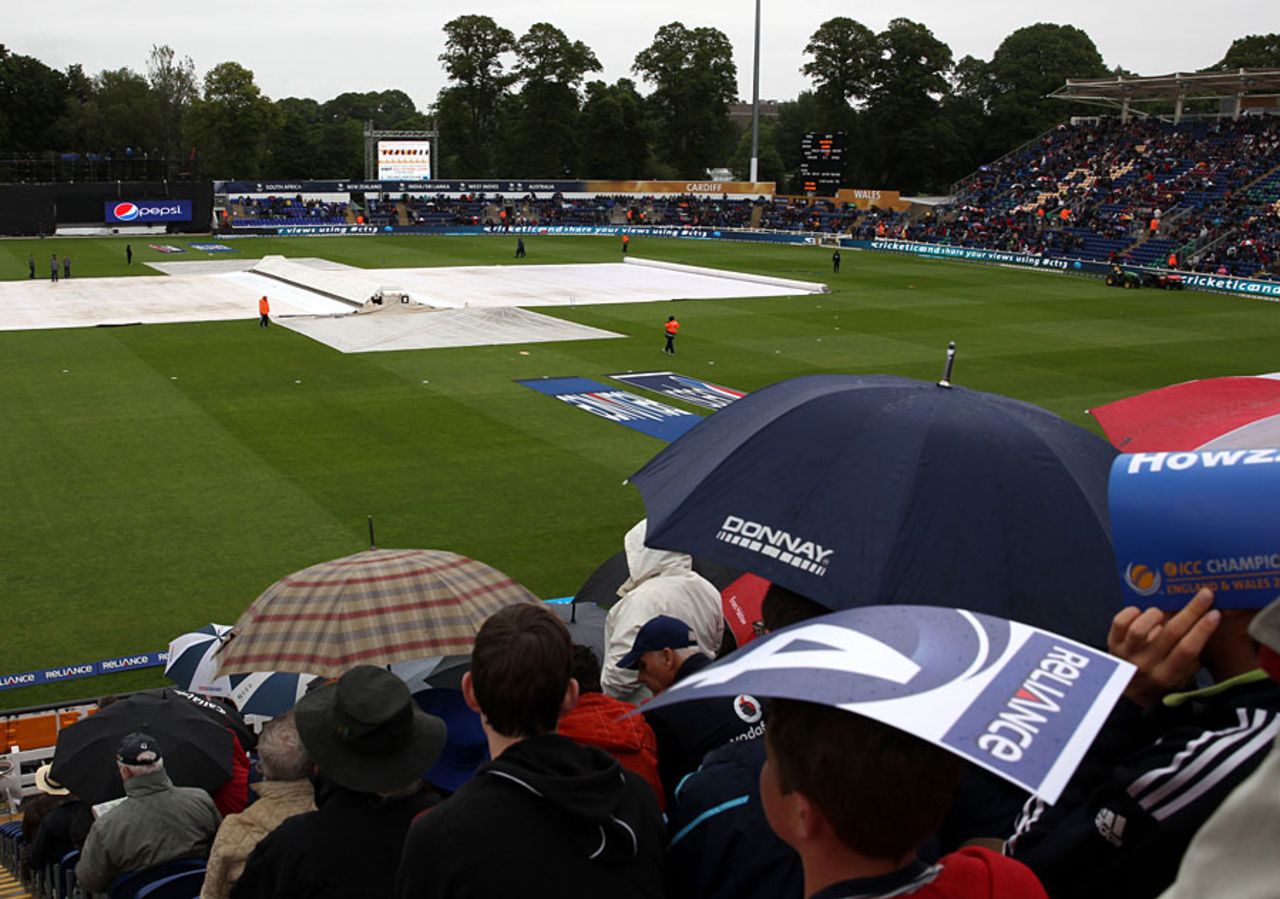 Steady rain delayed the start between England and New Zealand, England v New Zealand, Champions Trophy, Group A, Cardiff, June 16, 2013