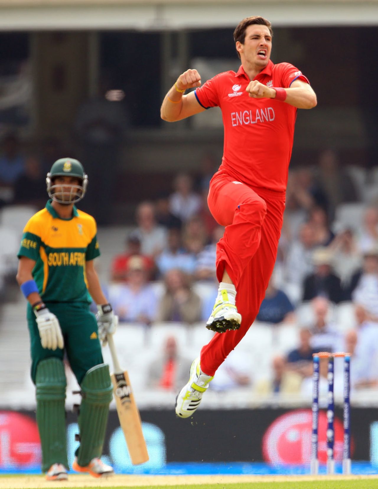 Steven Finn is ecstatic after dismissing Hashim Amla, England v South Africa, 1st semi-final, Champions Trophy, The Oval, June 19, 2013