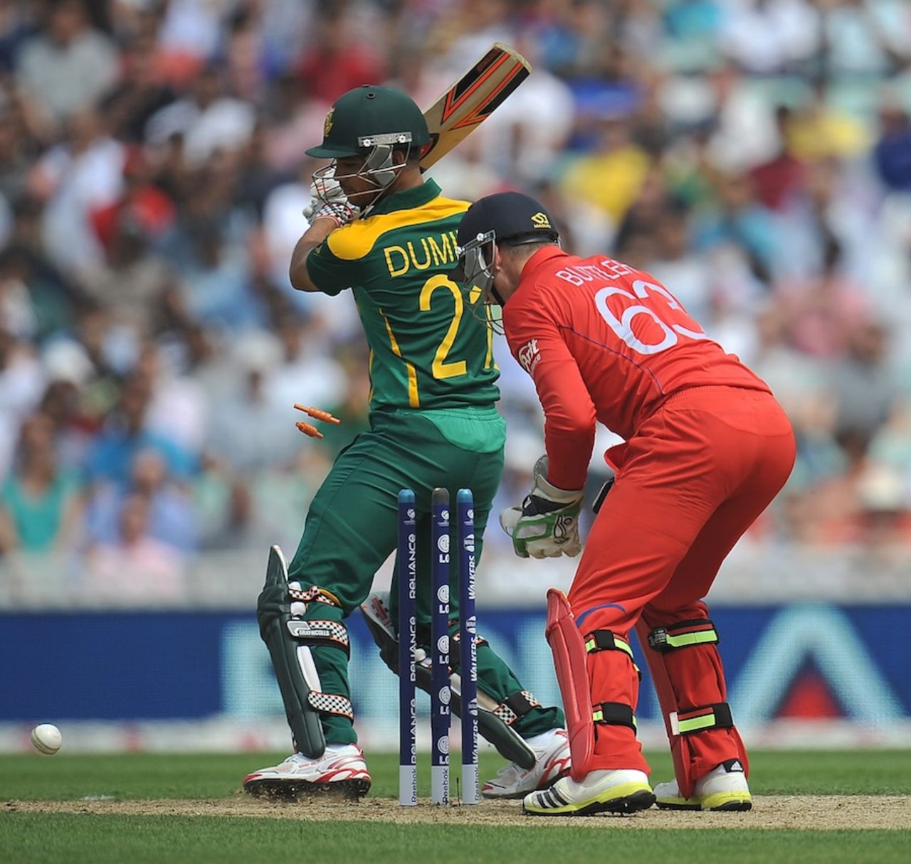 JP Duminy was bowled by James Tredwell, England v South Africa, 1st semi-final, Champions Trophy, The Oval, June 19, 2013