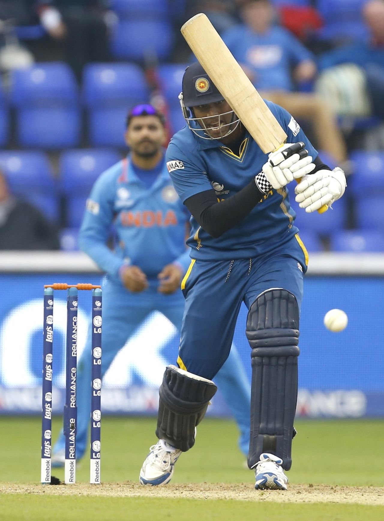 Angelo Mathews hits one back, India v Sri Lanka, Champions Trophy, 2nd semi-final, Cardiff, June 20, 2013
