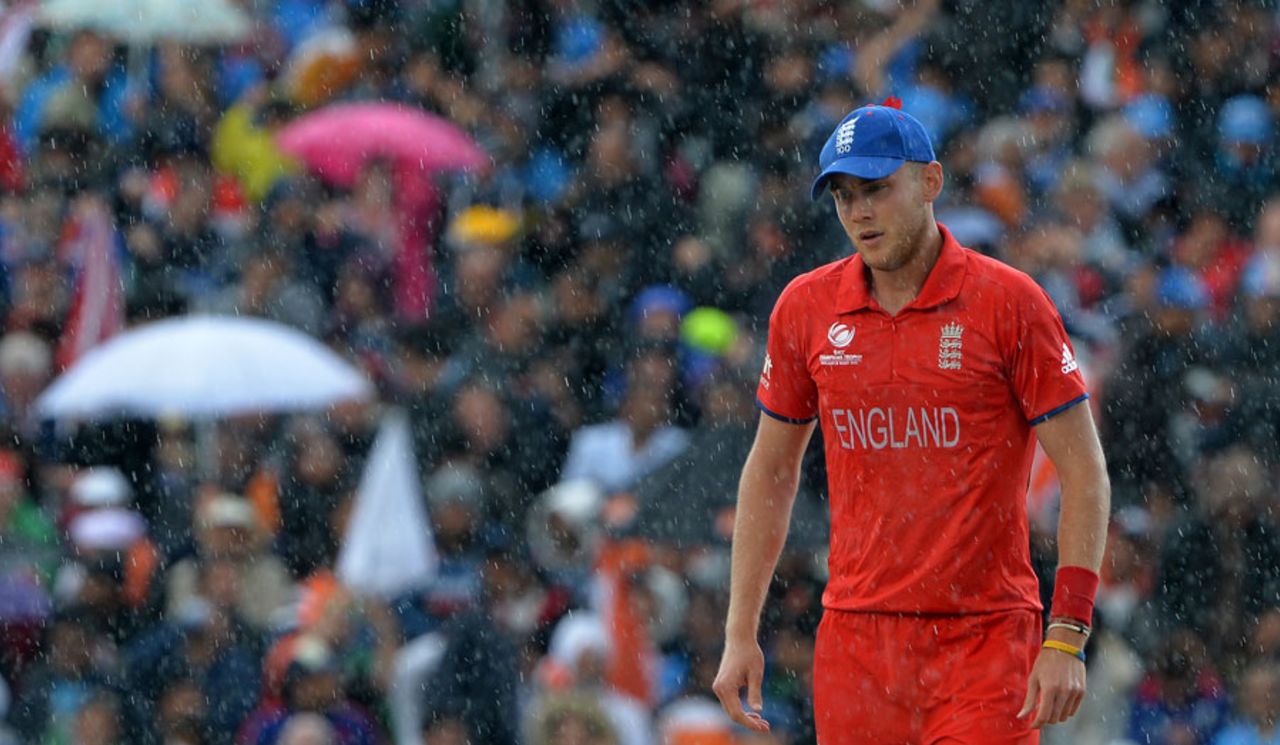 Stuart Broad heads off in the rain, England v India, Champions Trophy final, Edgbaston, June 23, 2013