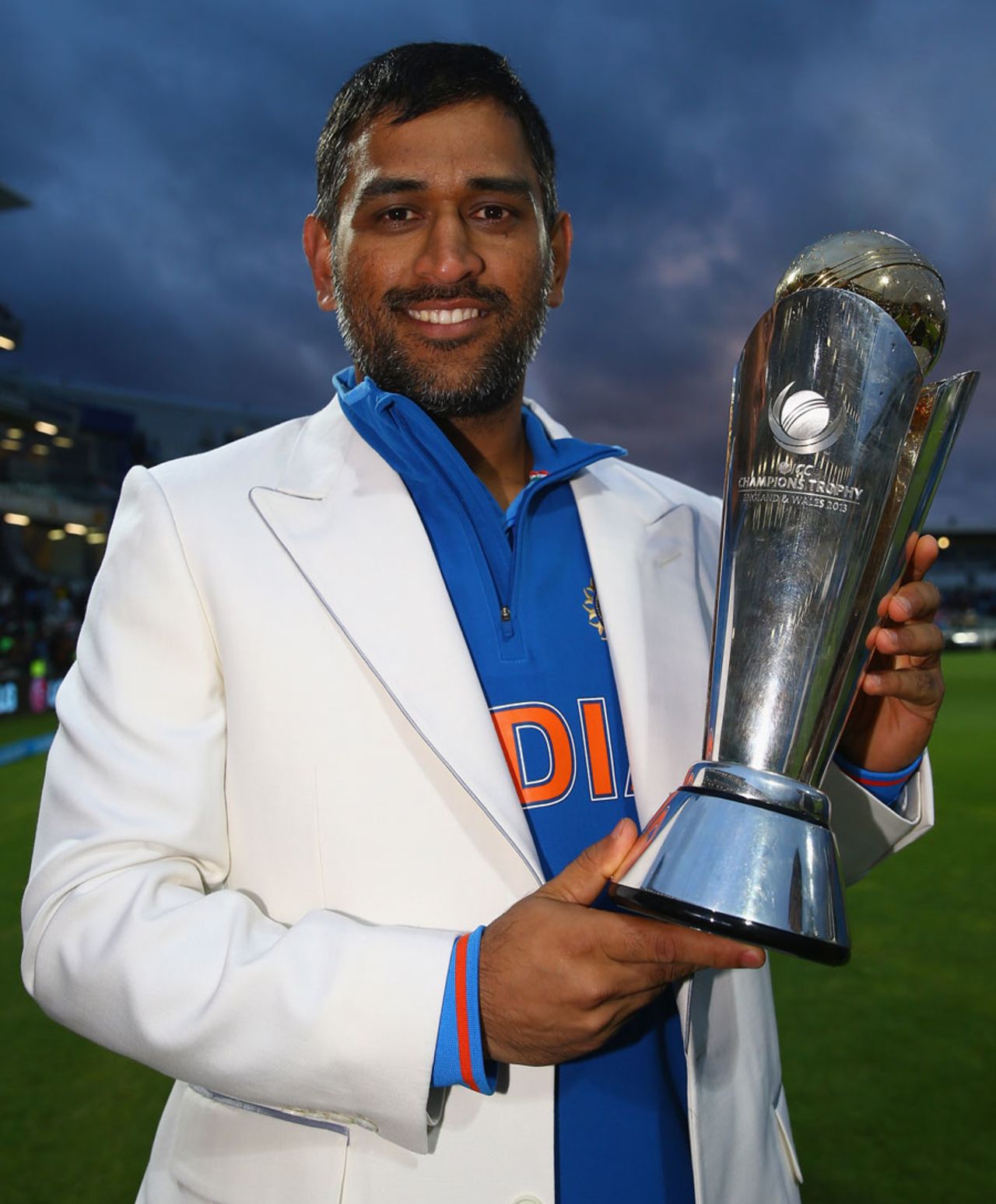MS Dhoni with the trophy, England v India, Champions Trophy final, Edgbaston, June 23, 2013