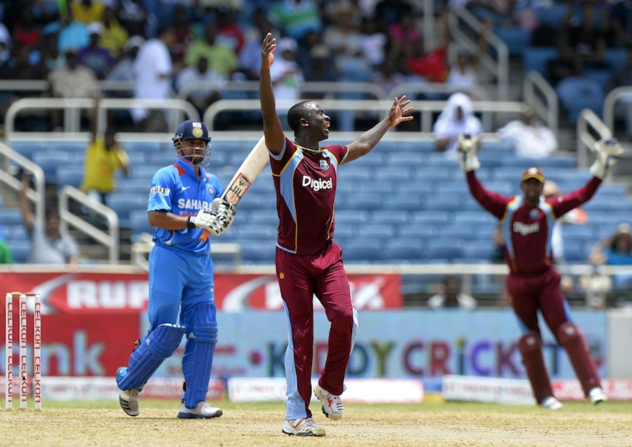 Kemar Roach got Suresh Raina caught behind, West Indies v India, West Indies tri-series, Kingston, June 30, 2013