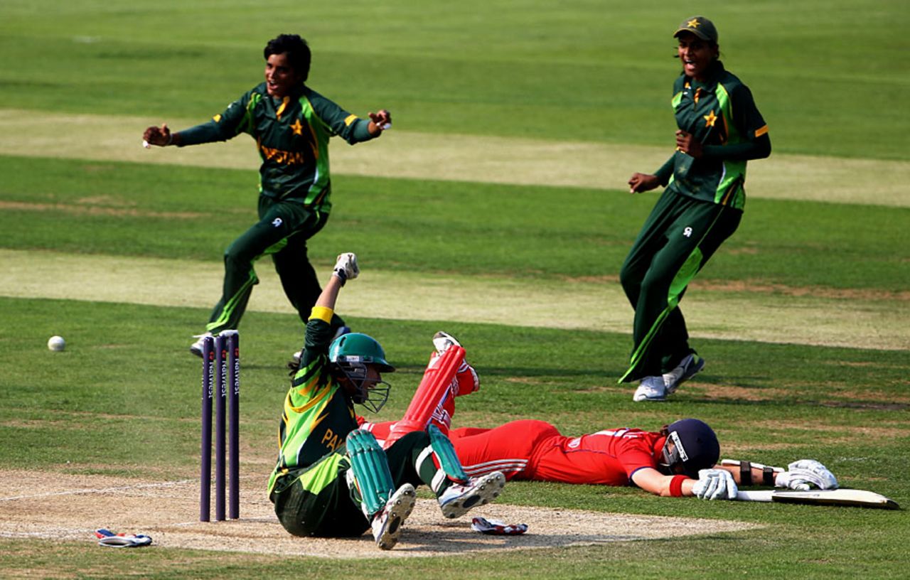 Arran Brindle is run out as Pakistan secure a tight victory, England v Pakistan, 2nd women's T20, Loughborough, July 5, 2013