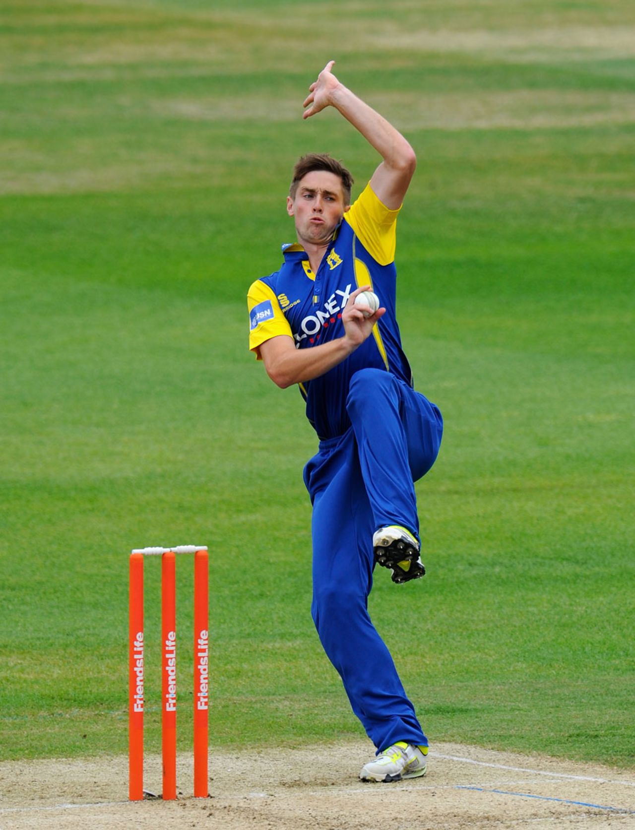 Chris Woakes bowled a tight spell of 2 for 16, Warwickshire v Northamptonshire, FLt20, Mid/West/Wales, Edgbaston, July 20, 2103