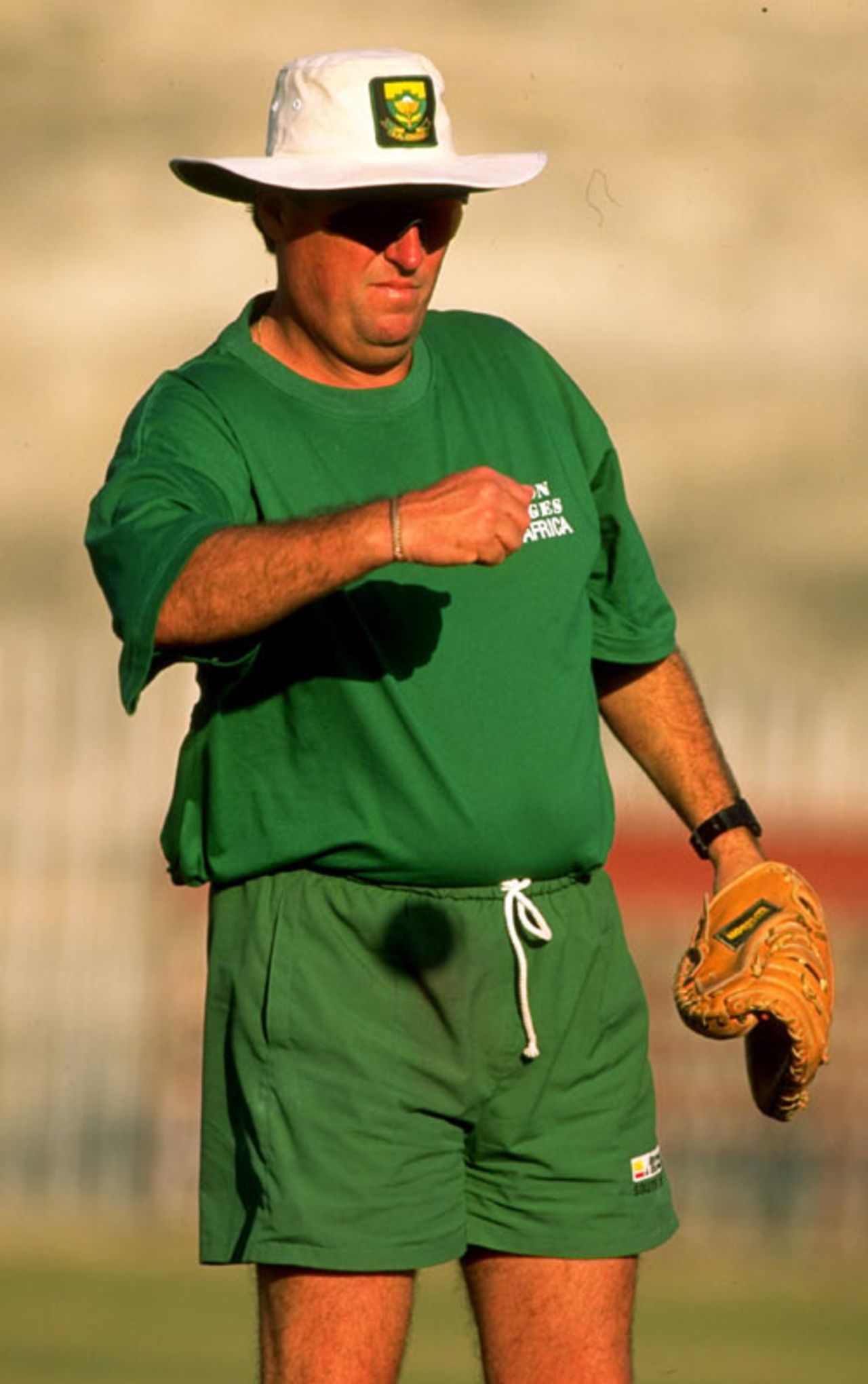 Bob Woolmer conducts a coaching session with South Africa, December 1997