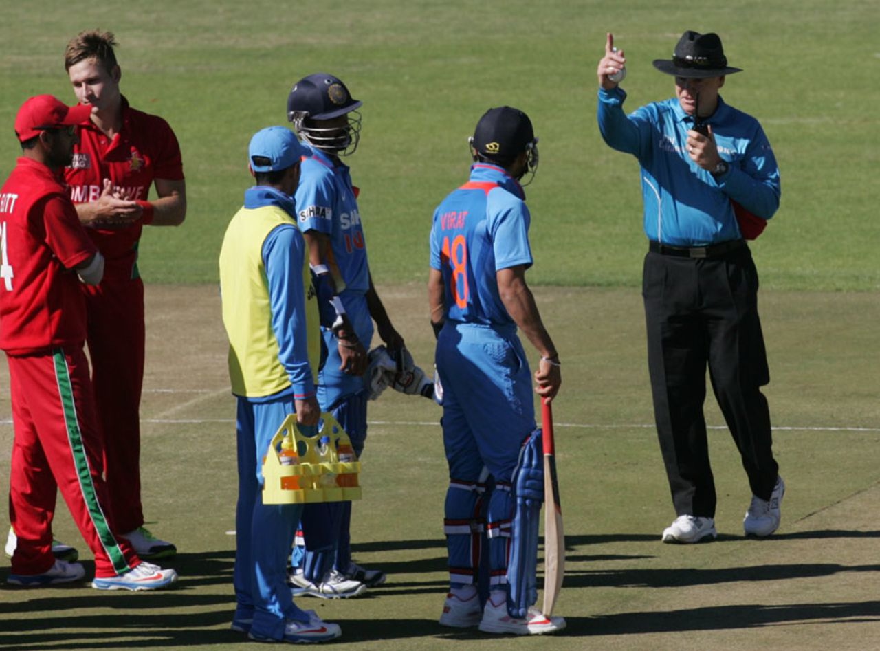 Umpire Bruce Oxenford rules Virat Kohli out, Zimbabwe v India, 2nd ODI, Harare, July 26, 2013
