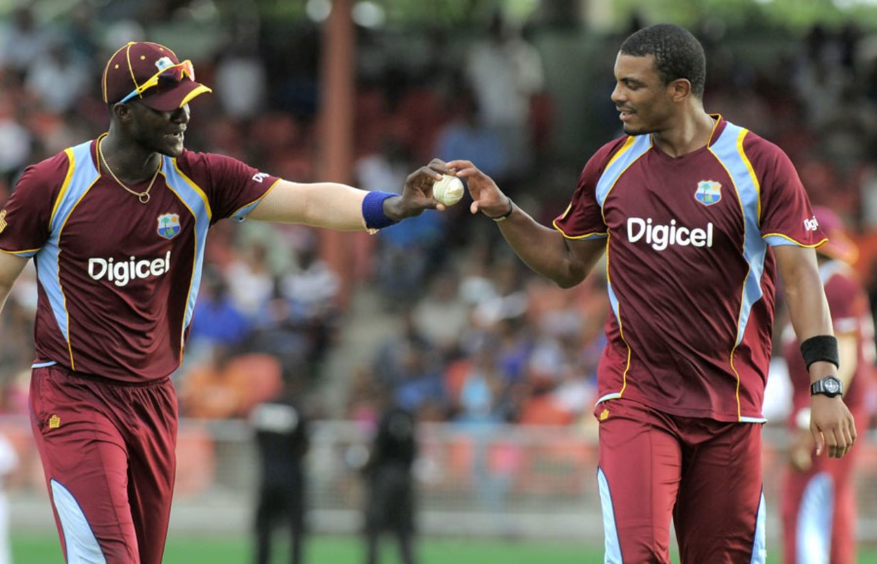 Darren Sammy has a word with Shannon Gabriel, West Indies v Pakistan, 1st T20I, St Vincent, July 27, 2013