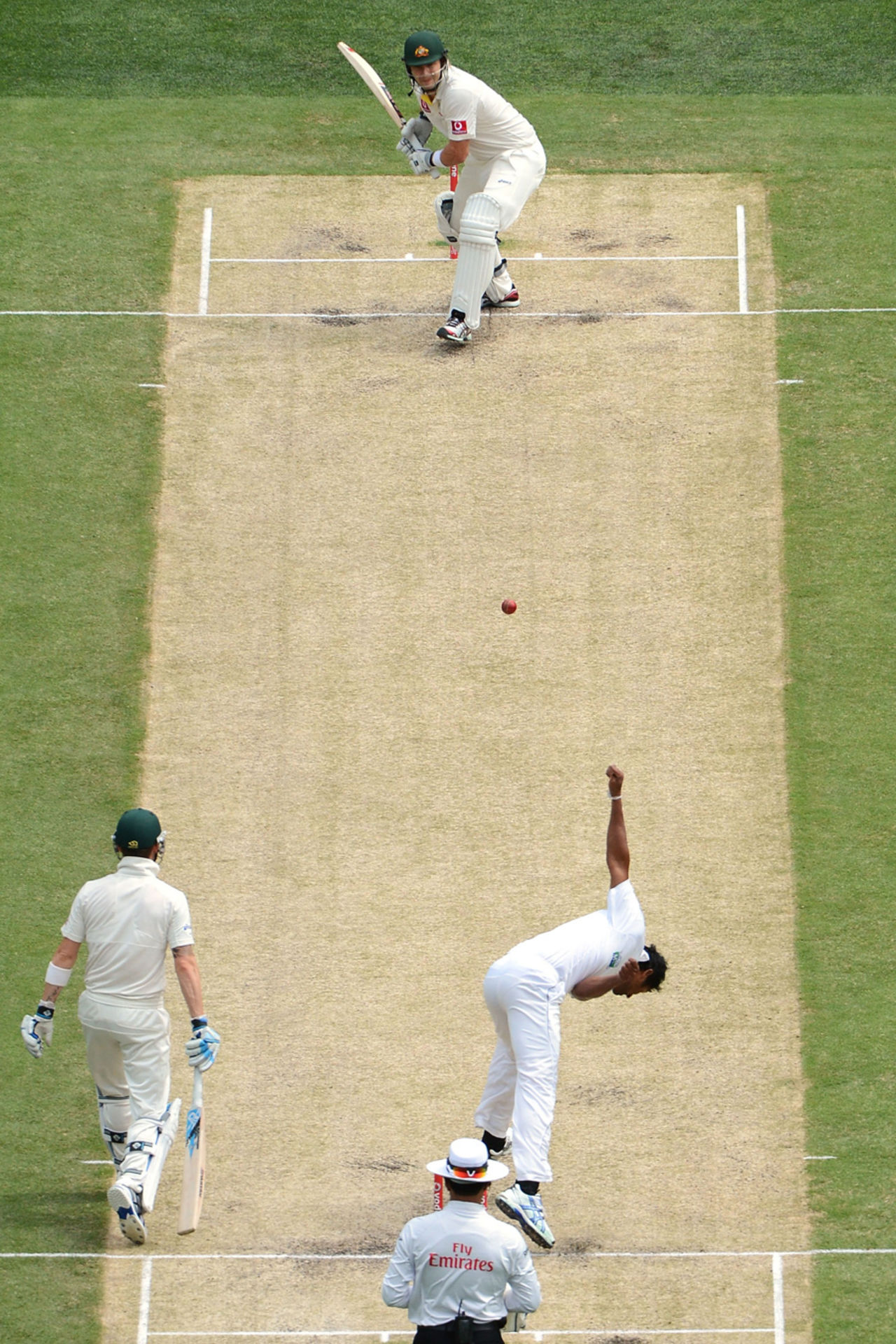 Chanaka Welegedara bowls to Shane Watson, Australia v Sri Lanka, 2nd Test, Melbourne, 2nd day, December 27, 2012