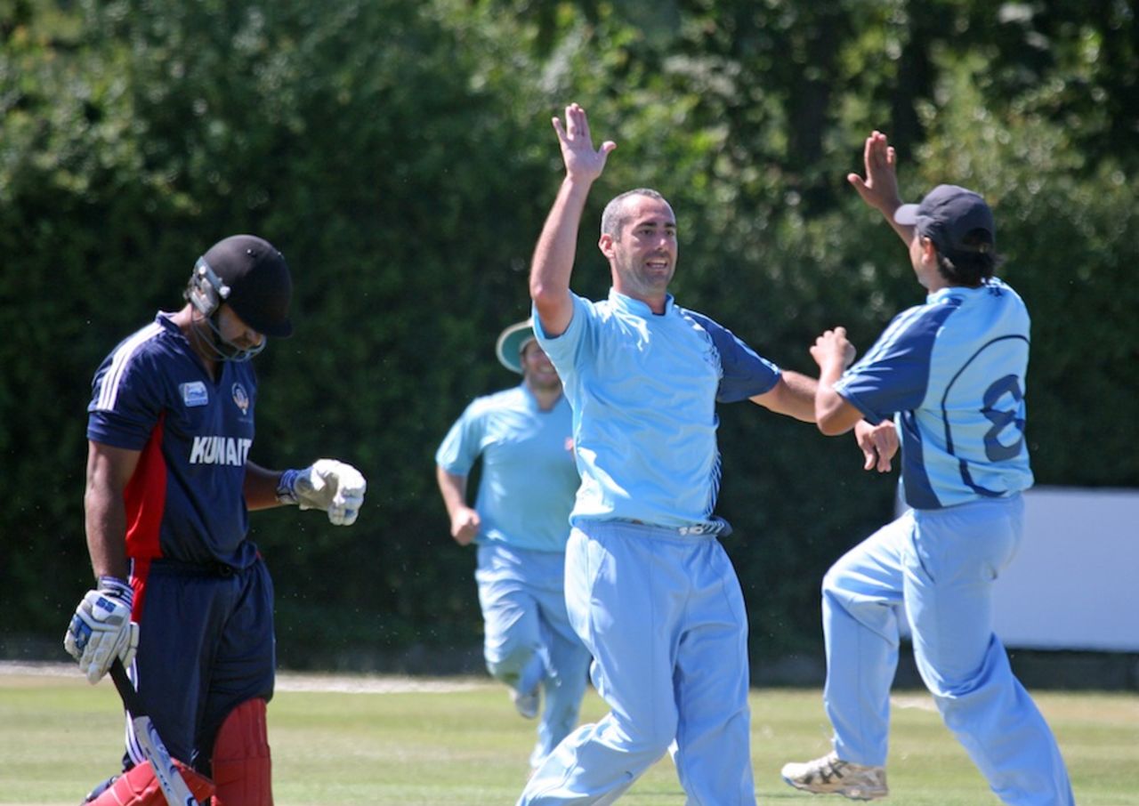Lucas Paterlini picked up four wickets, Argentina v Kuwait, ICC World Cricket League Division Six, St Martin, July 24, 2013