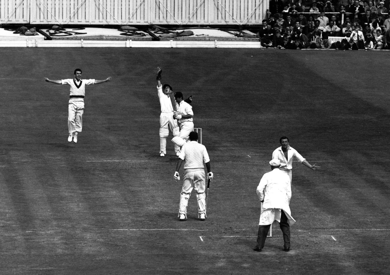 Richie Benaud dismisses Ted Dexter on the final day, England v Australia, Old Trafford, 1961