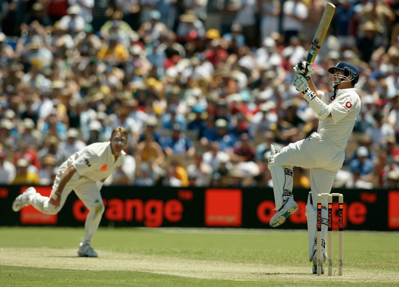 Michael Vaughan pulls during his 177, Australia v England, 2nd Test, Adelaide, 1st day, November 21, 2002