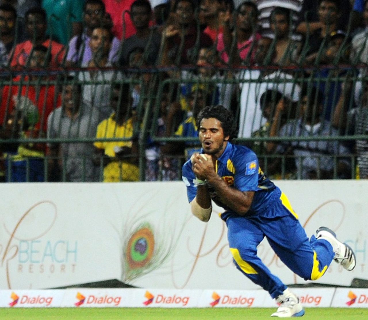 Kusal Perera takes a catch to dismiss AB de Villiers, Sri Lanka v South Africa, 1st T20, Colombo, August 2, 2013
