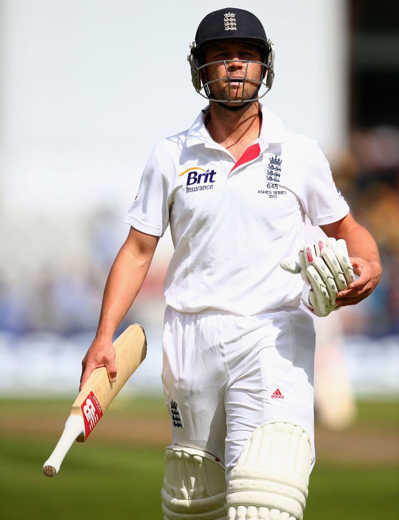 Jonathan Trott trudges back to the pavilion , England v Australia, 3rd Investec Test, Old Trafford, 3rd day, August 3, 2013