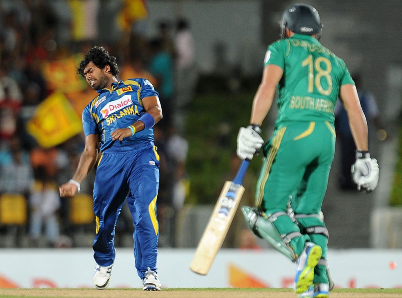 Lasith Malinga exults after picking up Faf du Plessis, Sri Lanka v South Africa, 2nd T20I, Hambantota, August 4, 2013