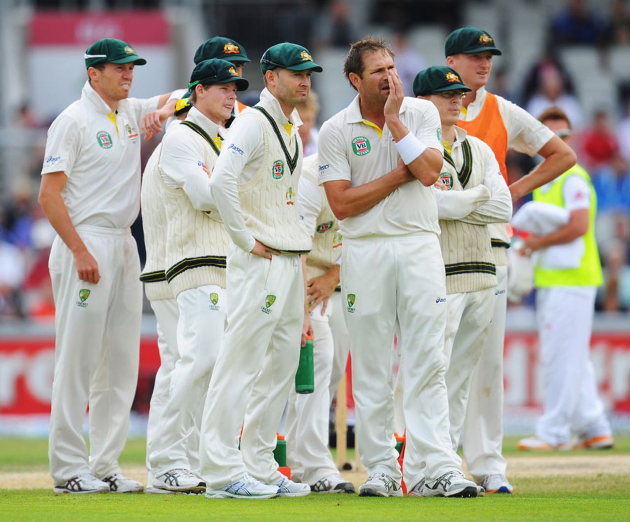 A disappointed Australian side as they lose their first review, England v Australia, 3rd Investec Test, Old Trafford, 5th day, August 5, 2013