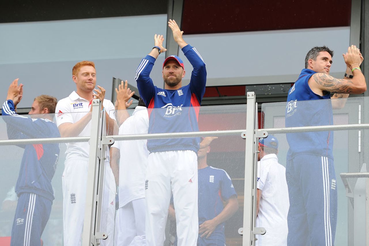 England take the applause on the balcony, England v Australia, 3rd Investec Test, Old Trafford, 5th day, August 5, 2013